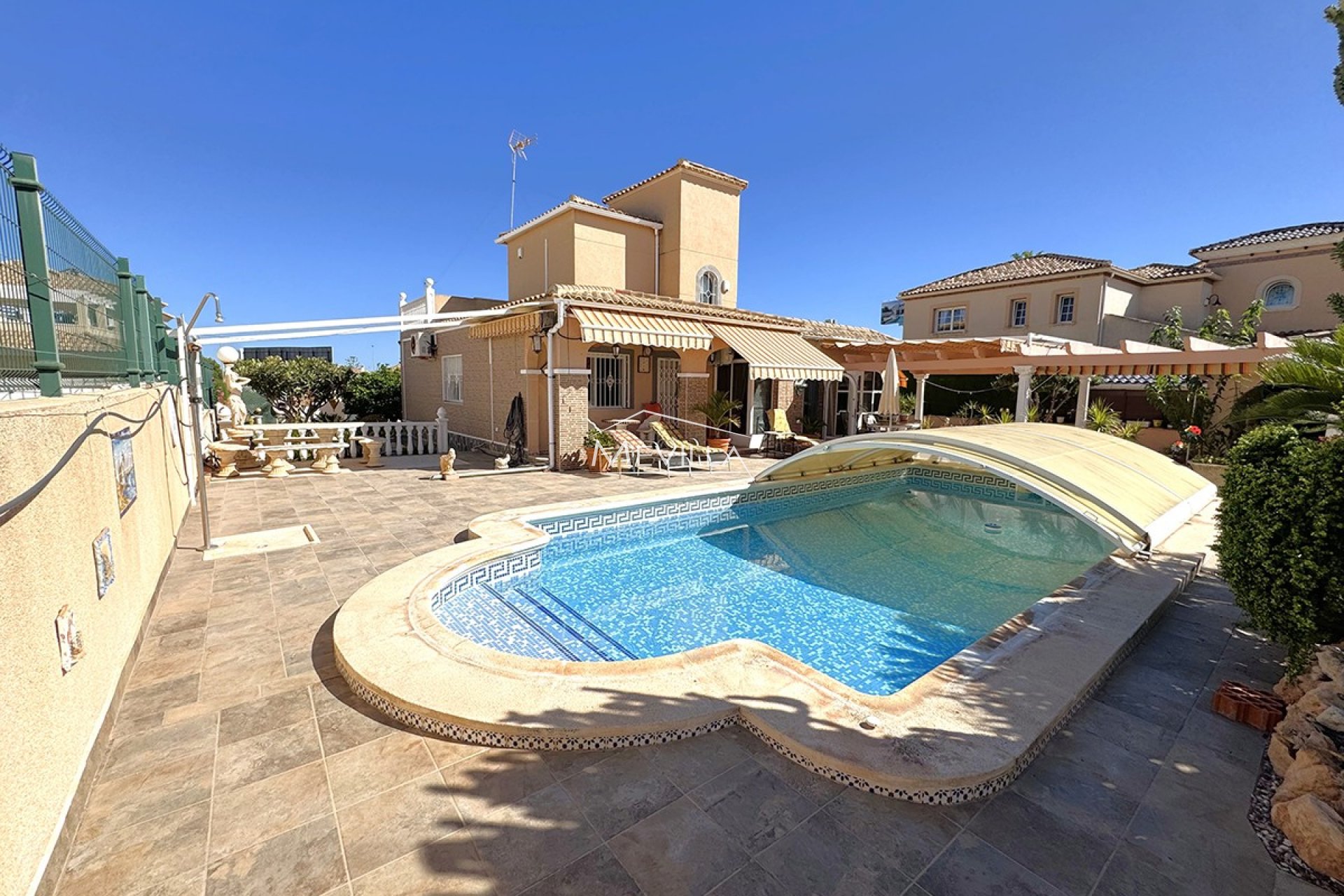 Reventas - Chalet / Villa - Orihuela Costa - La Zenia