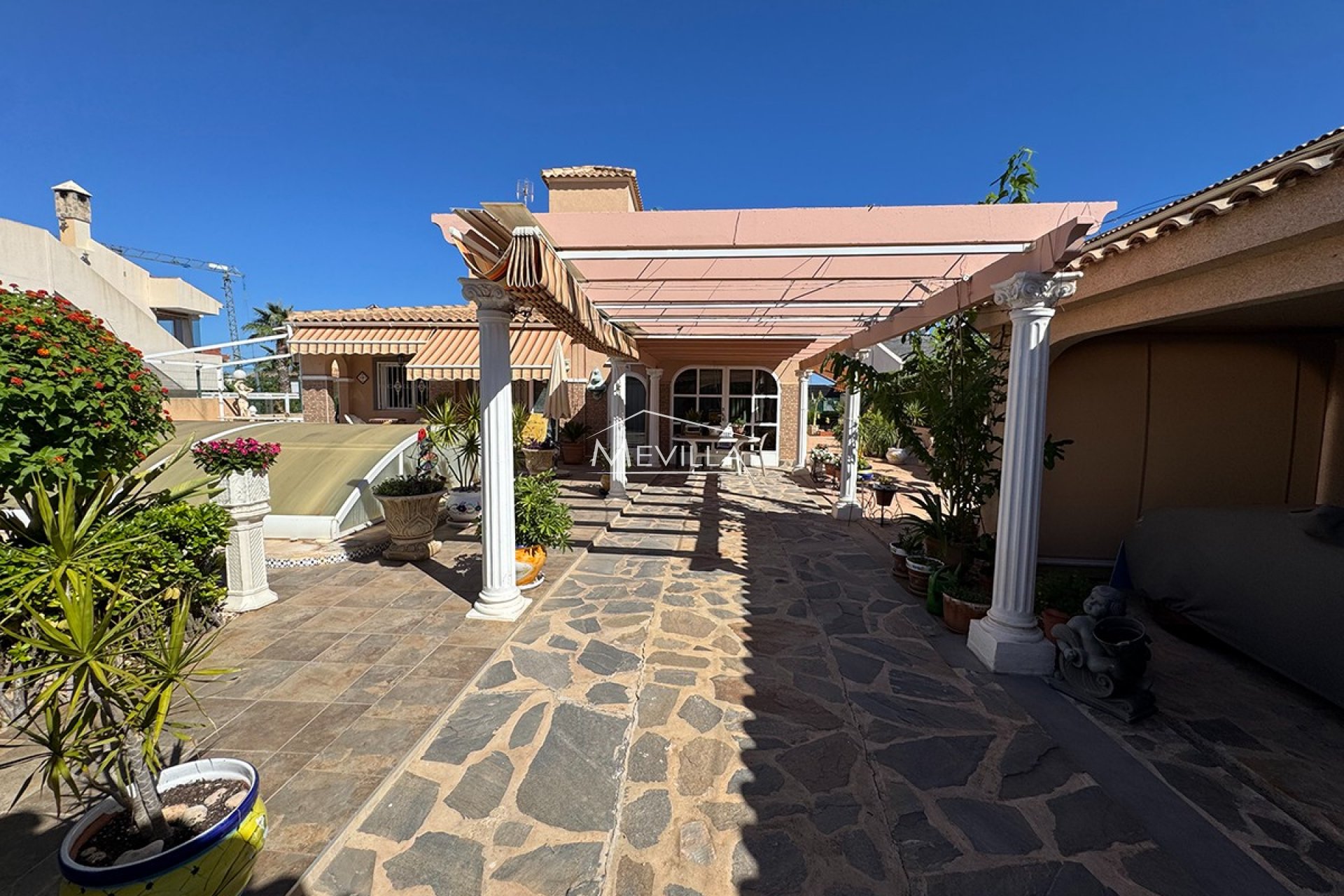 Reventas - Chalet / Villa - Orihuela Costa - La Zenia