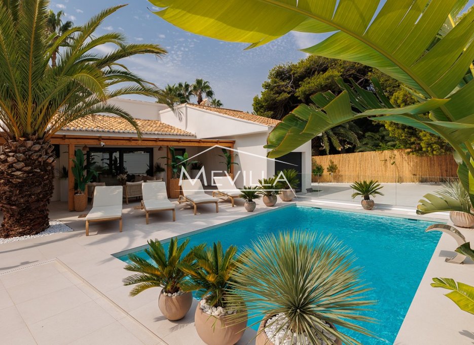 Reventas - Chalet / Villa - Orihuela Costa - La Zenia