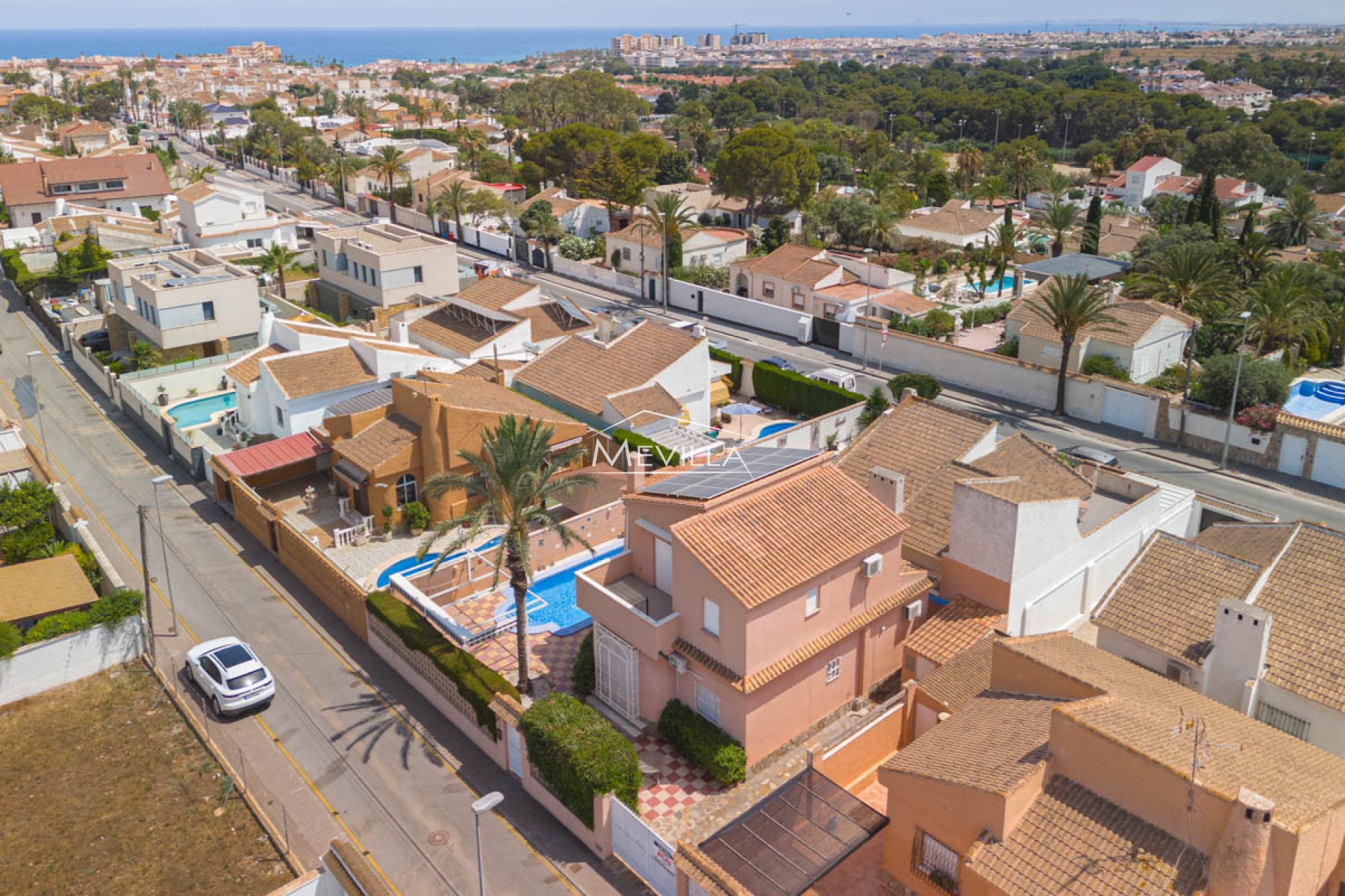 Reventas - Chalet / Villa - Orihuela Costa - Mil Palmeras