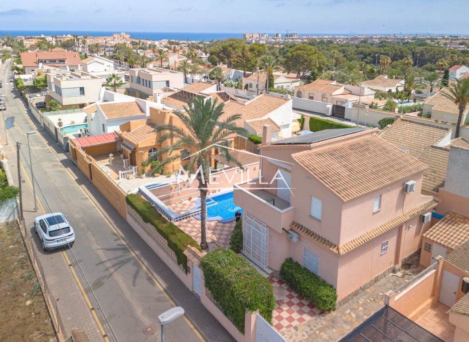 Reventas - Chalet / Villa - Orihuela Costa - Mil Palmeras