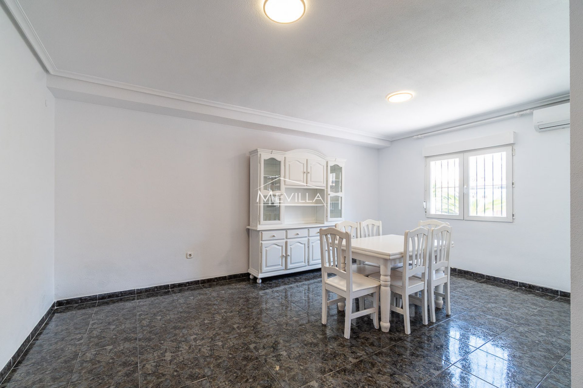 Reventas - Chalet / Villa - Orihuela Costa - Playa Flamenca