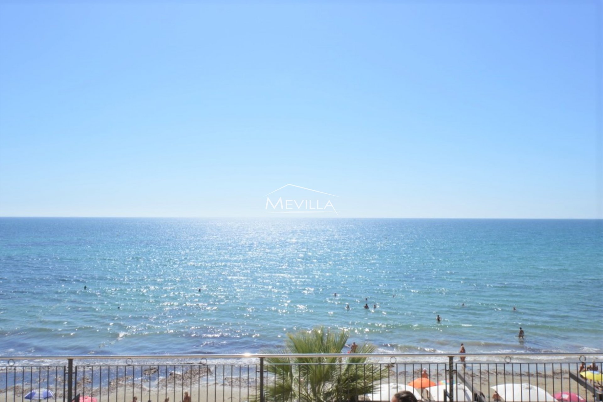 Reventas - Chalet / Villa - Orihuela Costa - Punta Prima