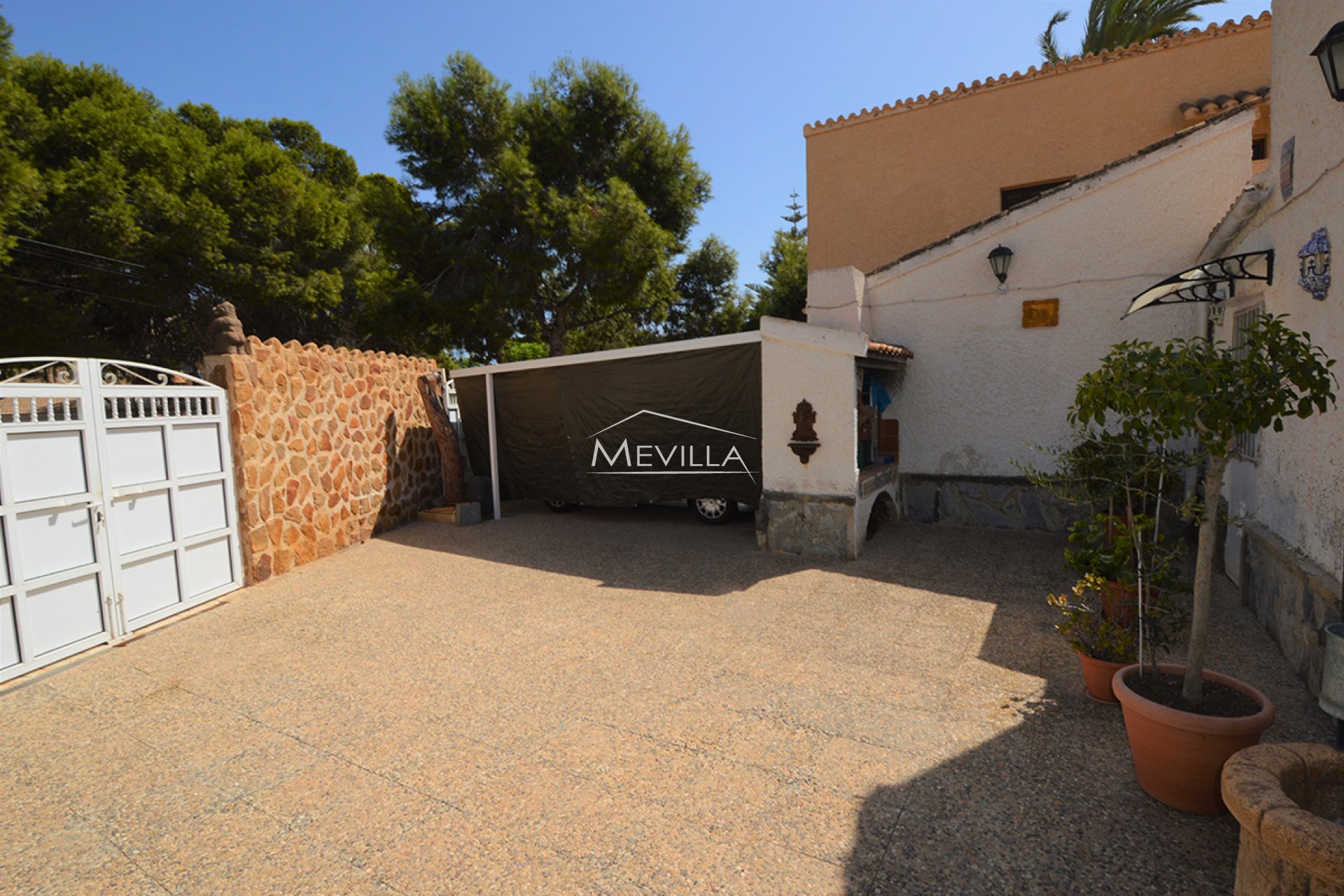 Reventas - Chalet / Villa - Orihuela Costa - Punta Prima