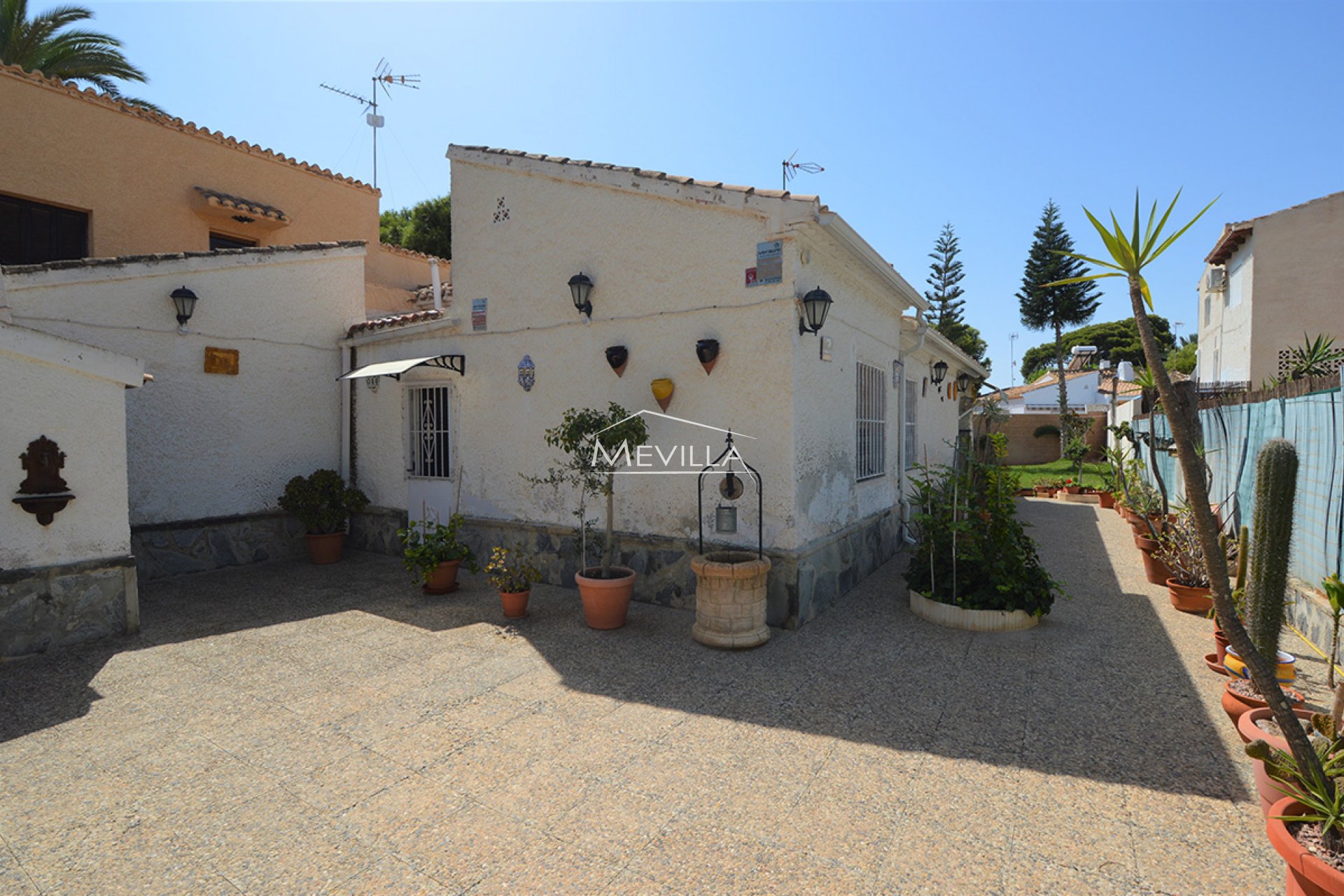 Reventas - Chalet / Villa - Orihuela Costa - Punta Prima