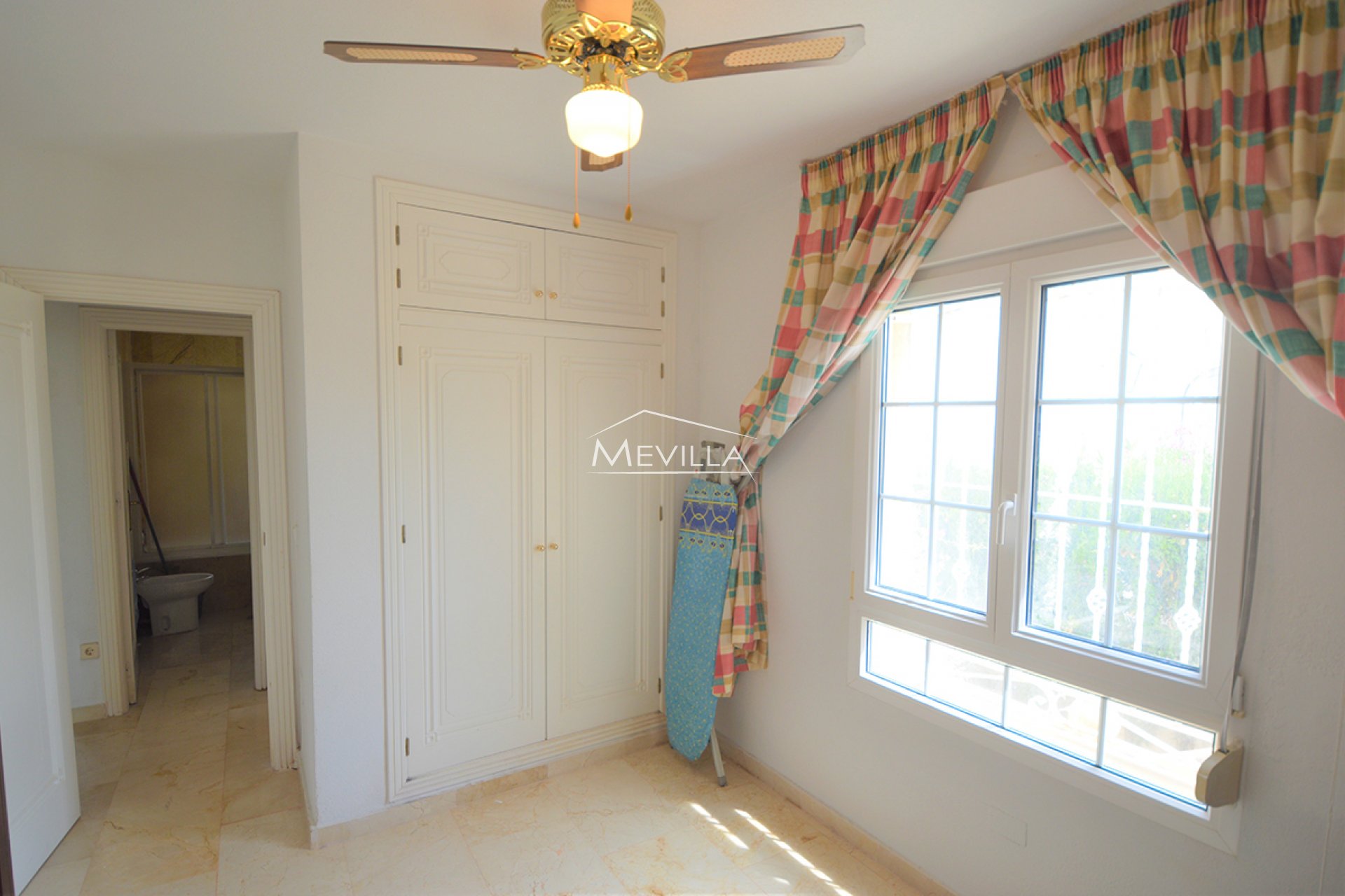 Reventas - Chalet / Villa - Orihuela Costa - Villamartin