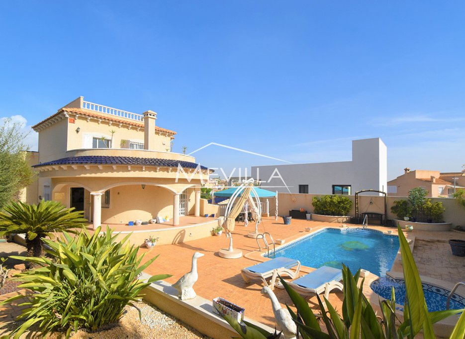 Reventas - Chalet / Villa - Orihuela Costa - Villamartin