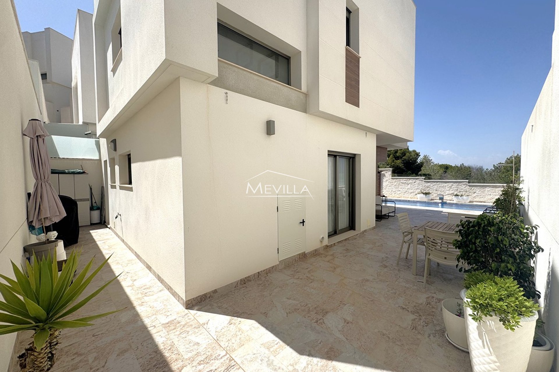 Reventas - Chalet / Villa - Orihuela Costa - Villamartin
