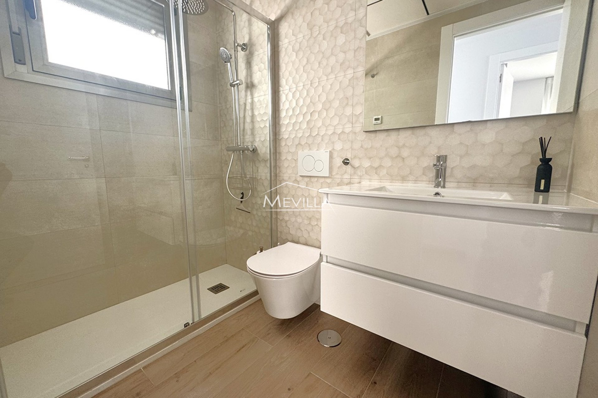 Reventas - Chalet / Villa - Orihuela Costa - Villamartin