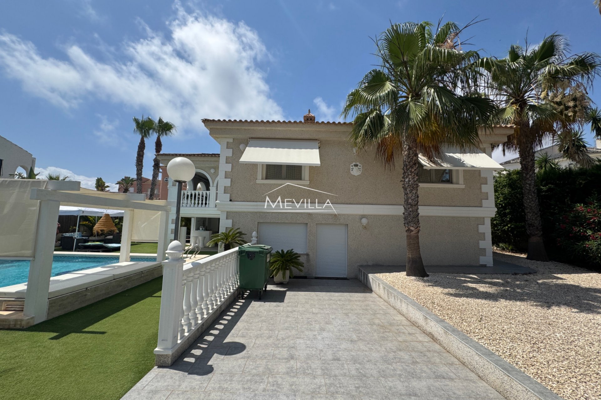 Reventas - Chalet / Villa - Orihuela