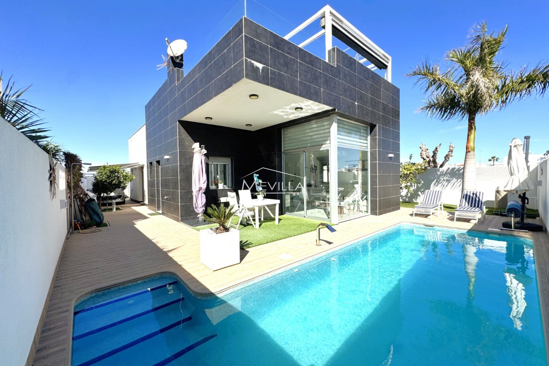 Reventas - Chalet / Villa - Pilar de la Horadada