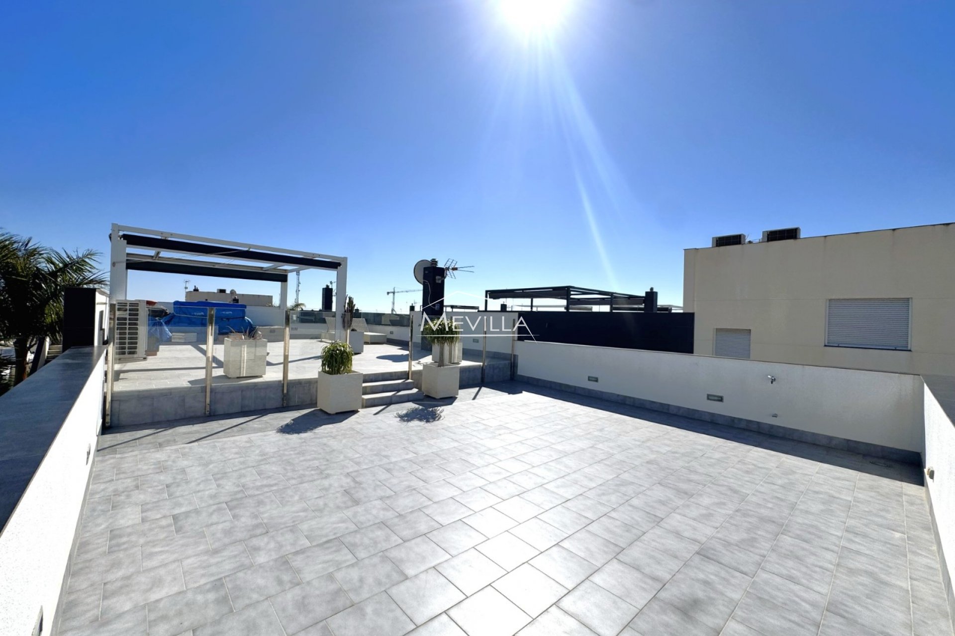 Reventas - Chalet / Villa - Pilar de la Horadada