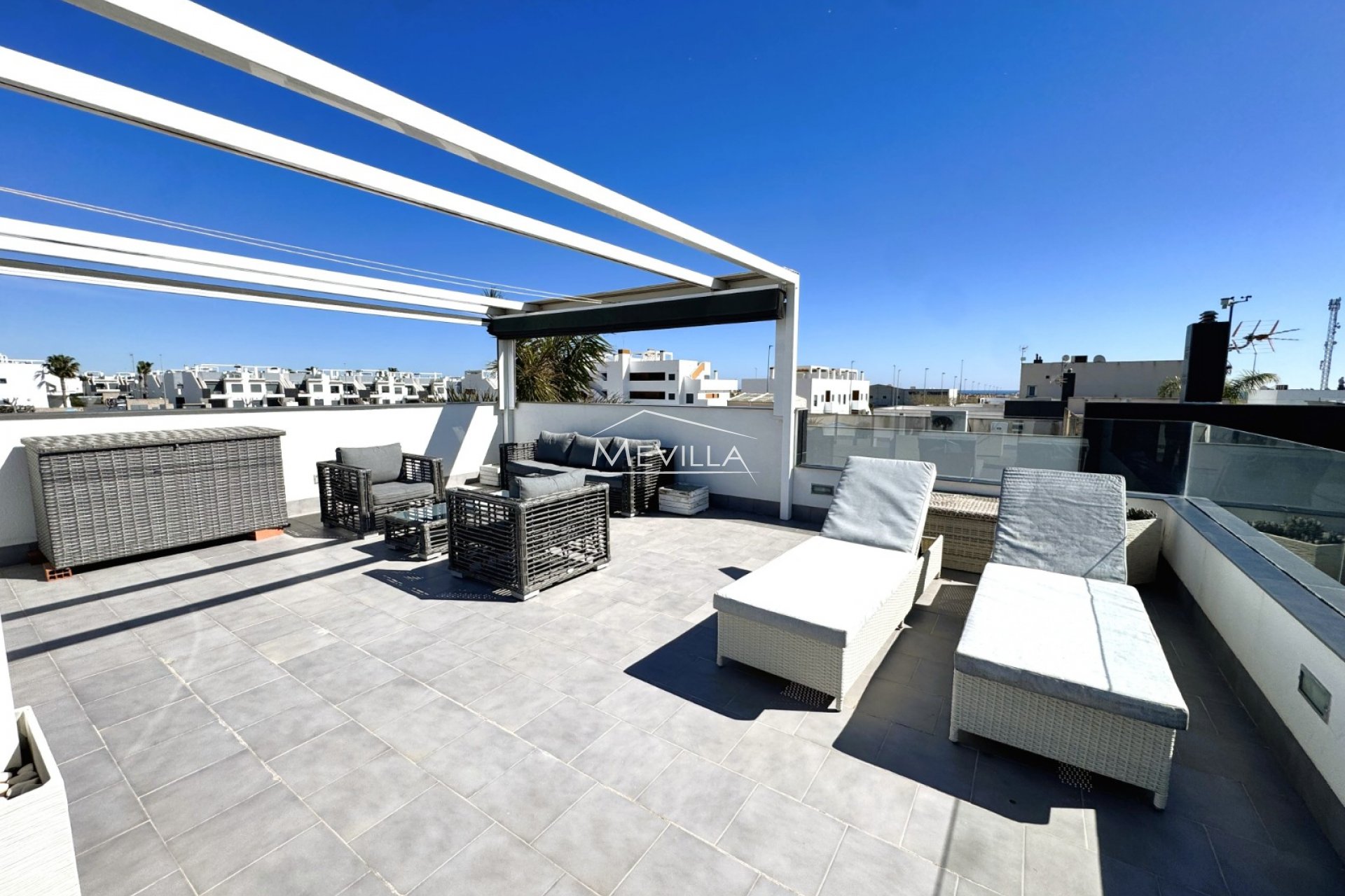 Reventas - Chalet / Villa - Pilar de la Horadada