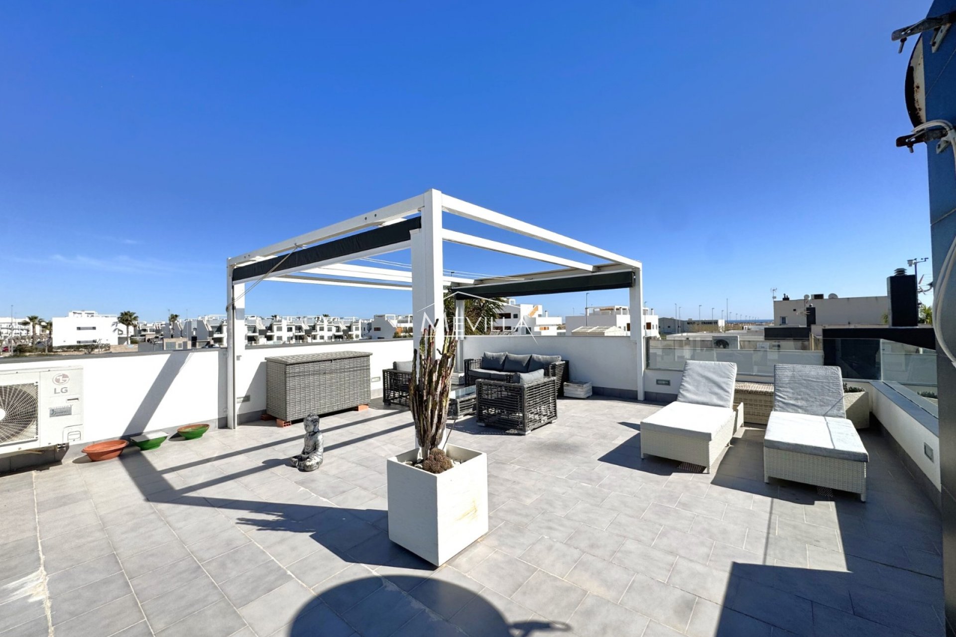 Reventas - Chalet / Villa - Pilar de la Horadada