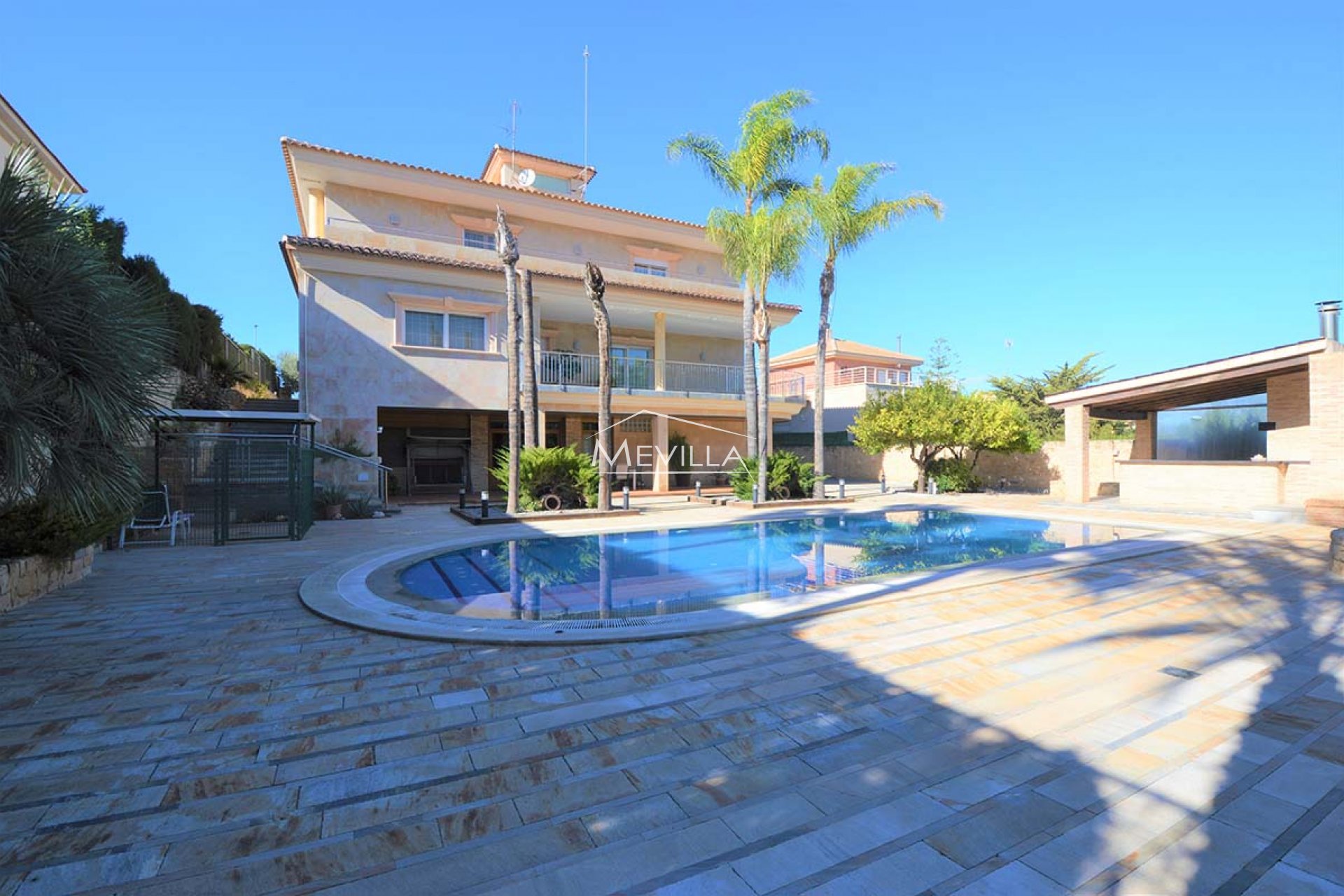 Reventas - Chalet / Villa - San Miguel de Salinas