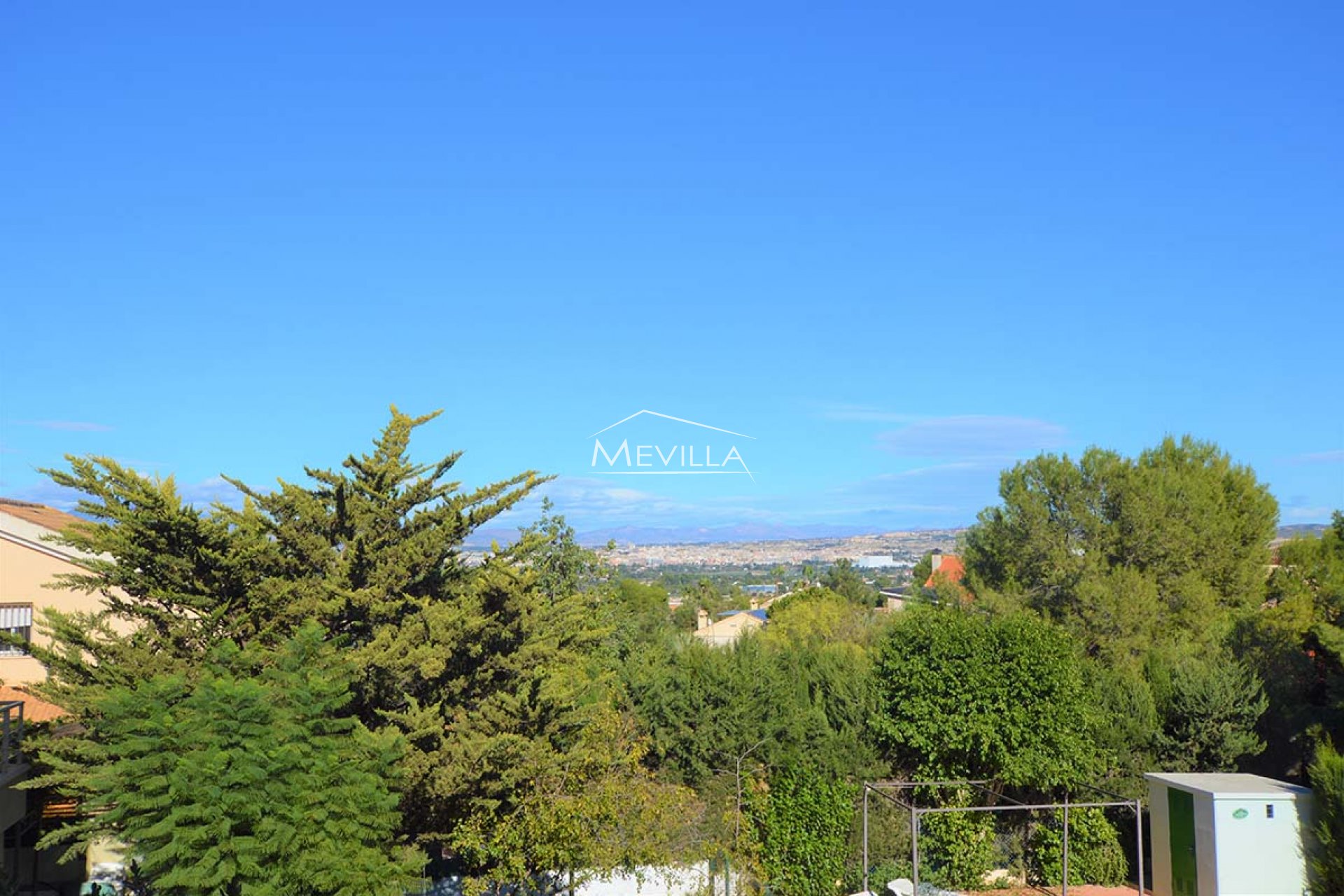 Reventas - Chalet / Villa - San Miguel de Salinas