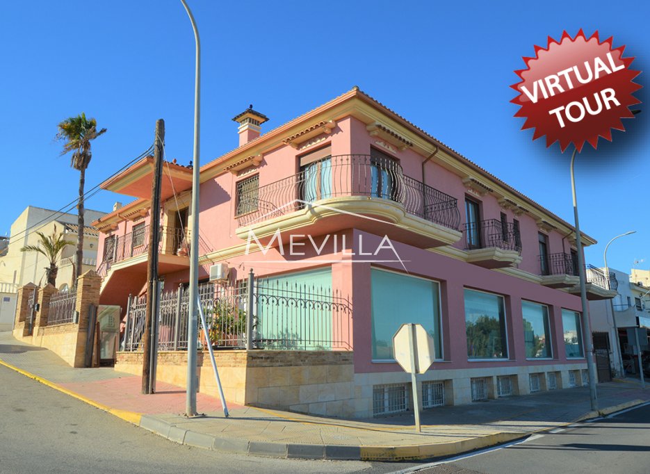 Reventas - Chalet / Villa - San Miguel de Salinas