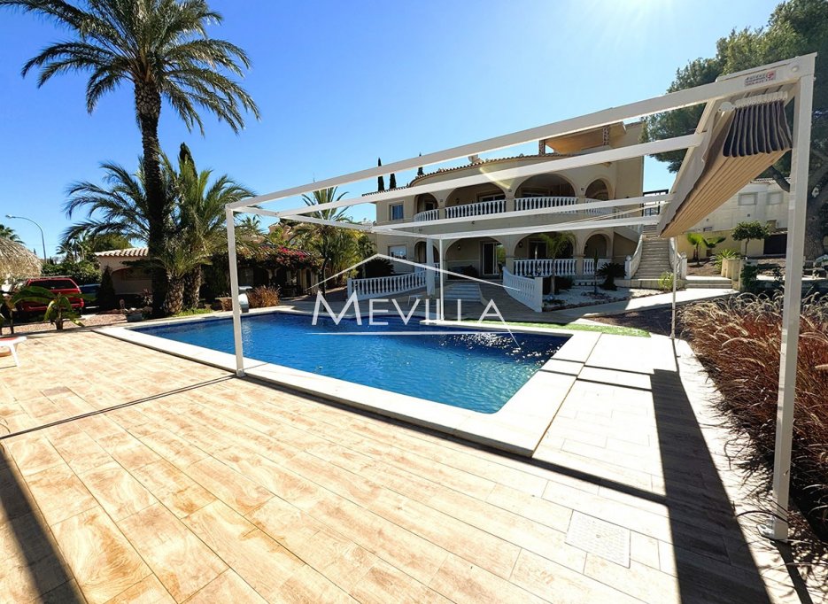 Reventas - Chalet / Villa - San Miguel de Salinas