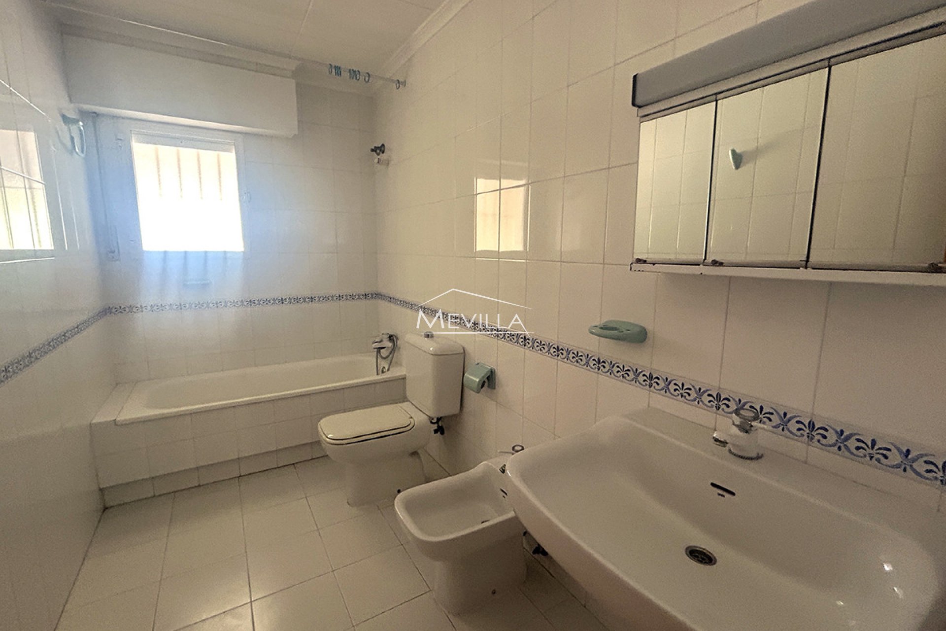 Reventas - Chalet / Villa - San Miguel de Salinas