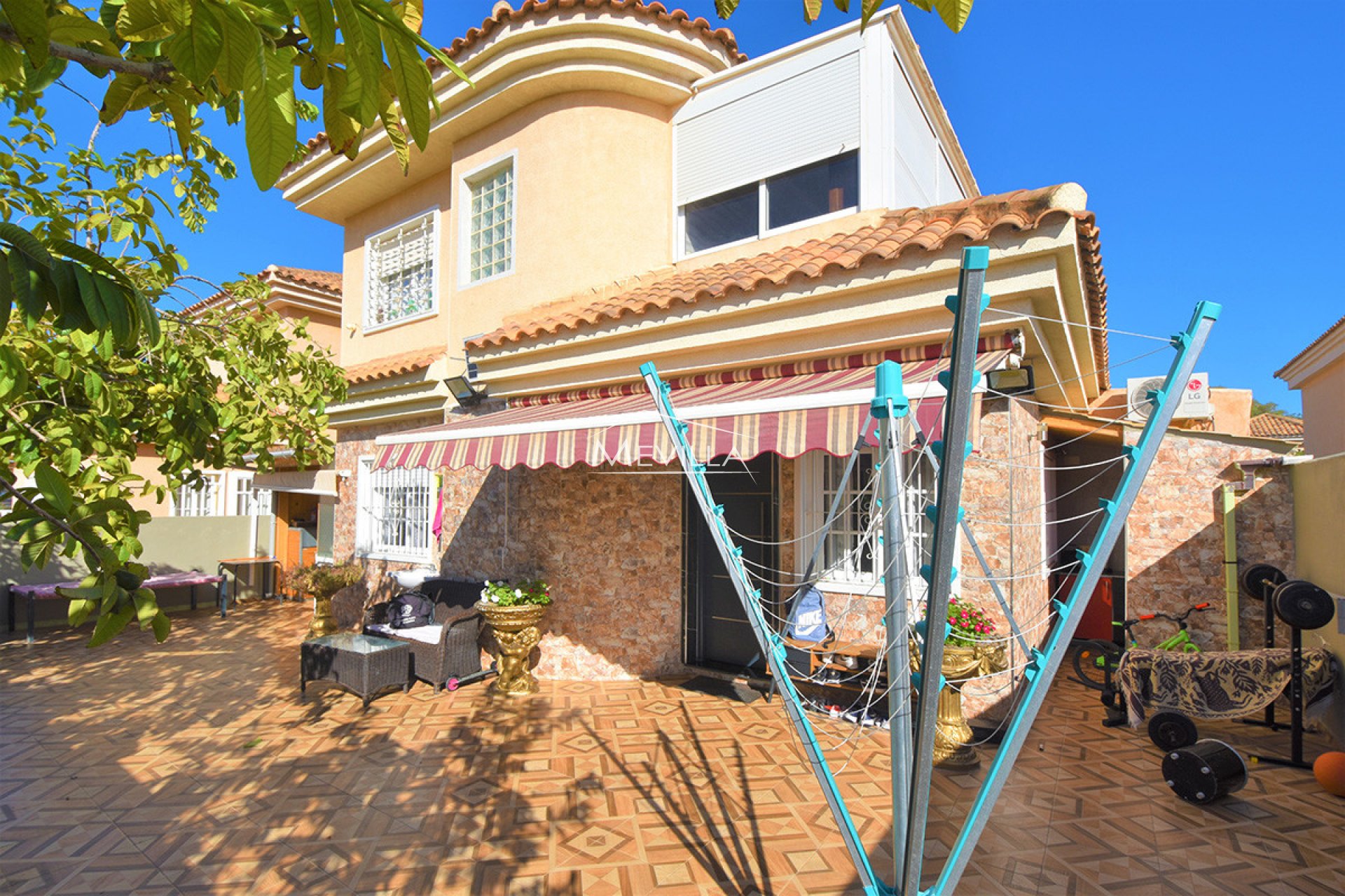 Reventas - Chalet / Villa - Torrevieja - Los Altos