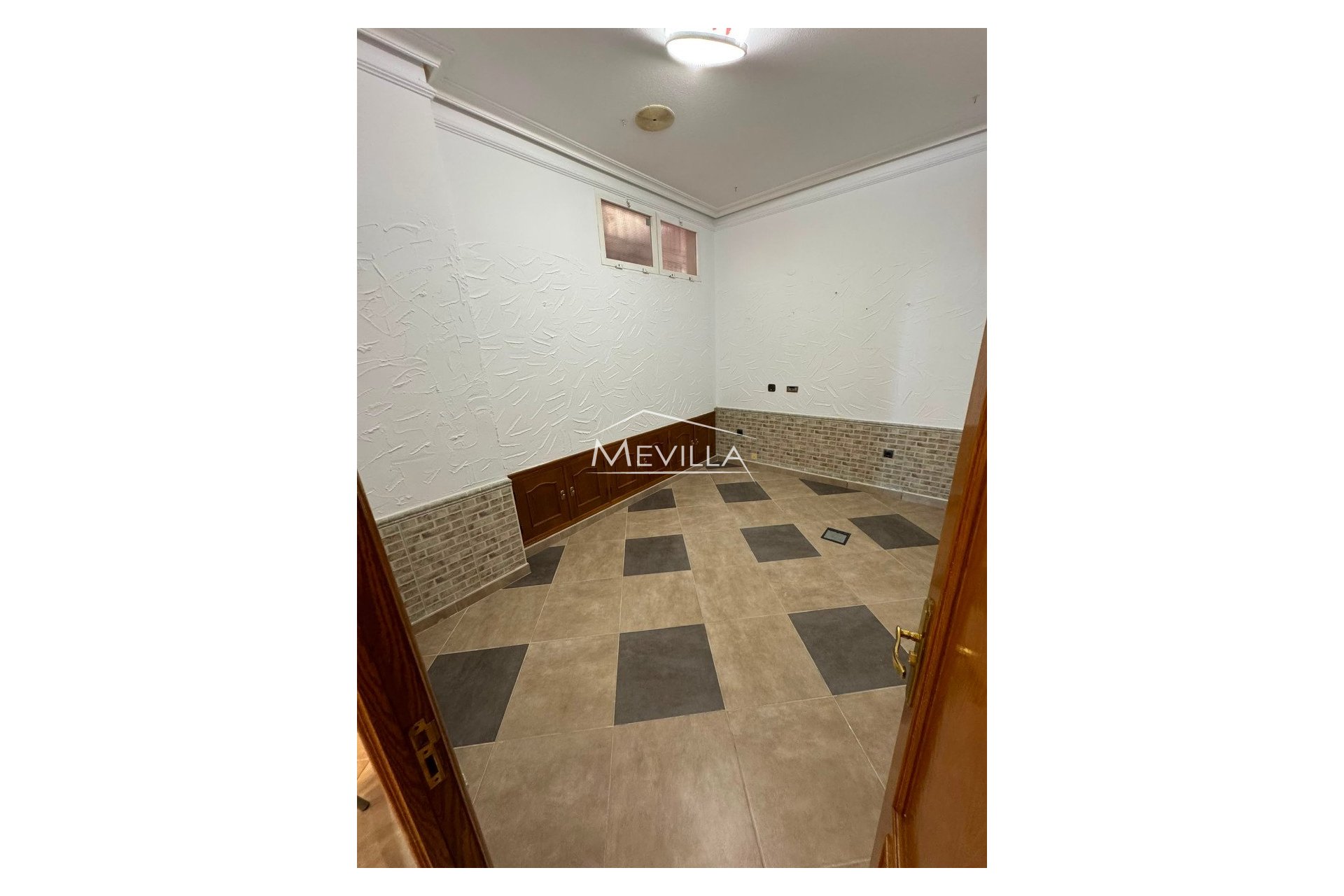 Reventas - comercial - Torrevieja - La Mata