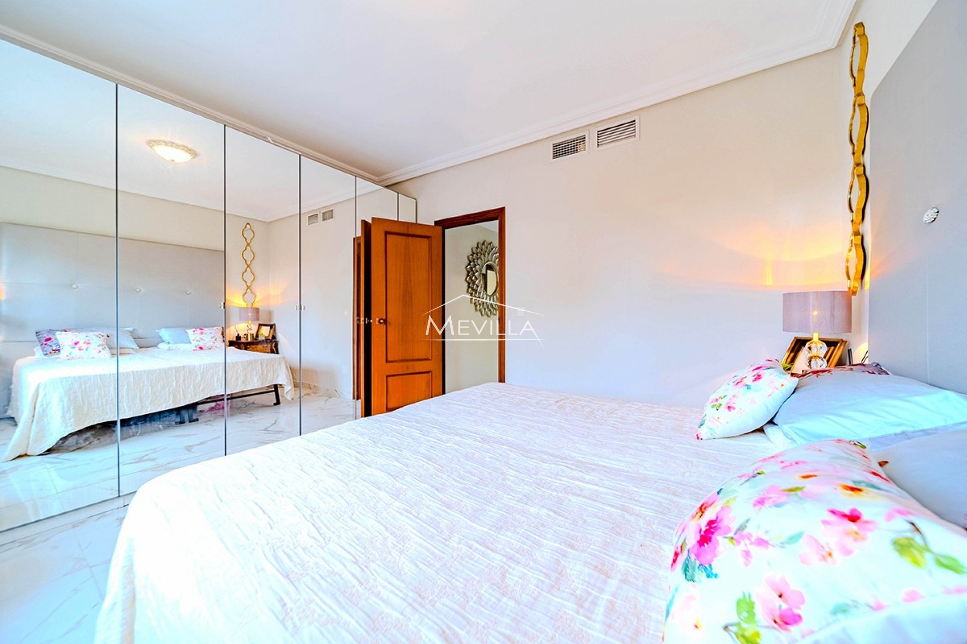 Reventes - Villa - Orihuela Costa - Campoamor