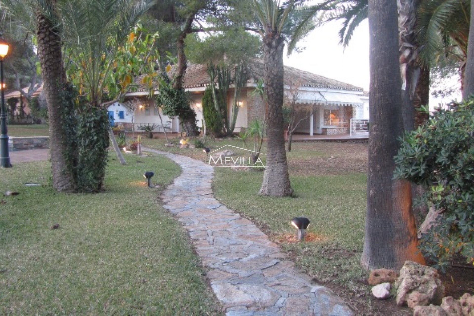 Reventes - Villa - Orihuela Costa - Campoamor