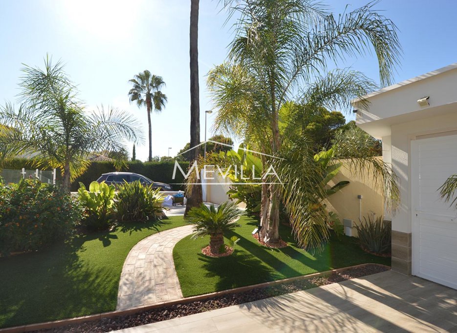 Reventes - Villa - Orihuela Costa - La Zenia