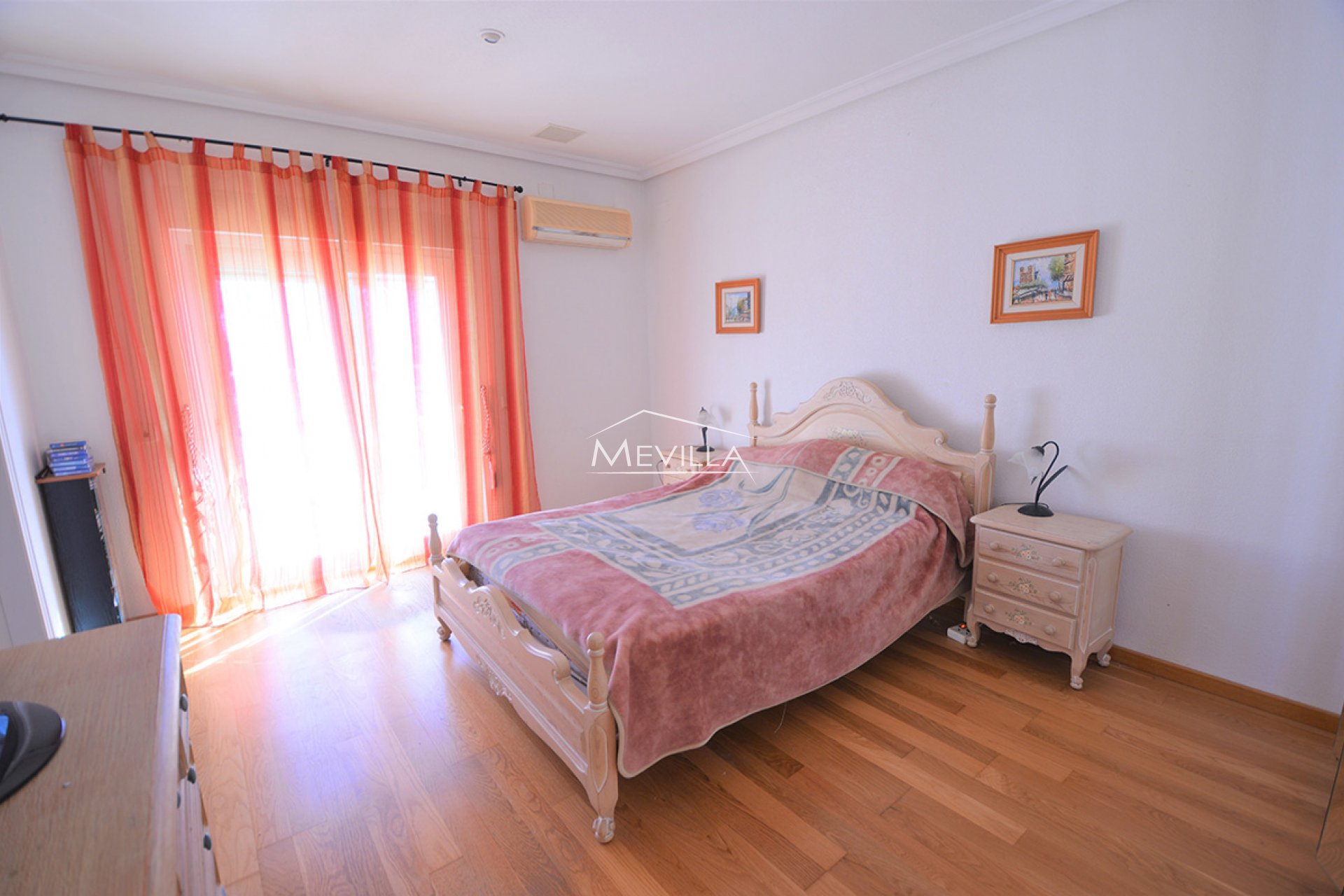 Reventes - Villa - Orihuela Costa - La Zenia