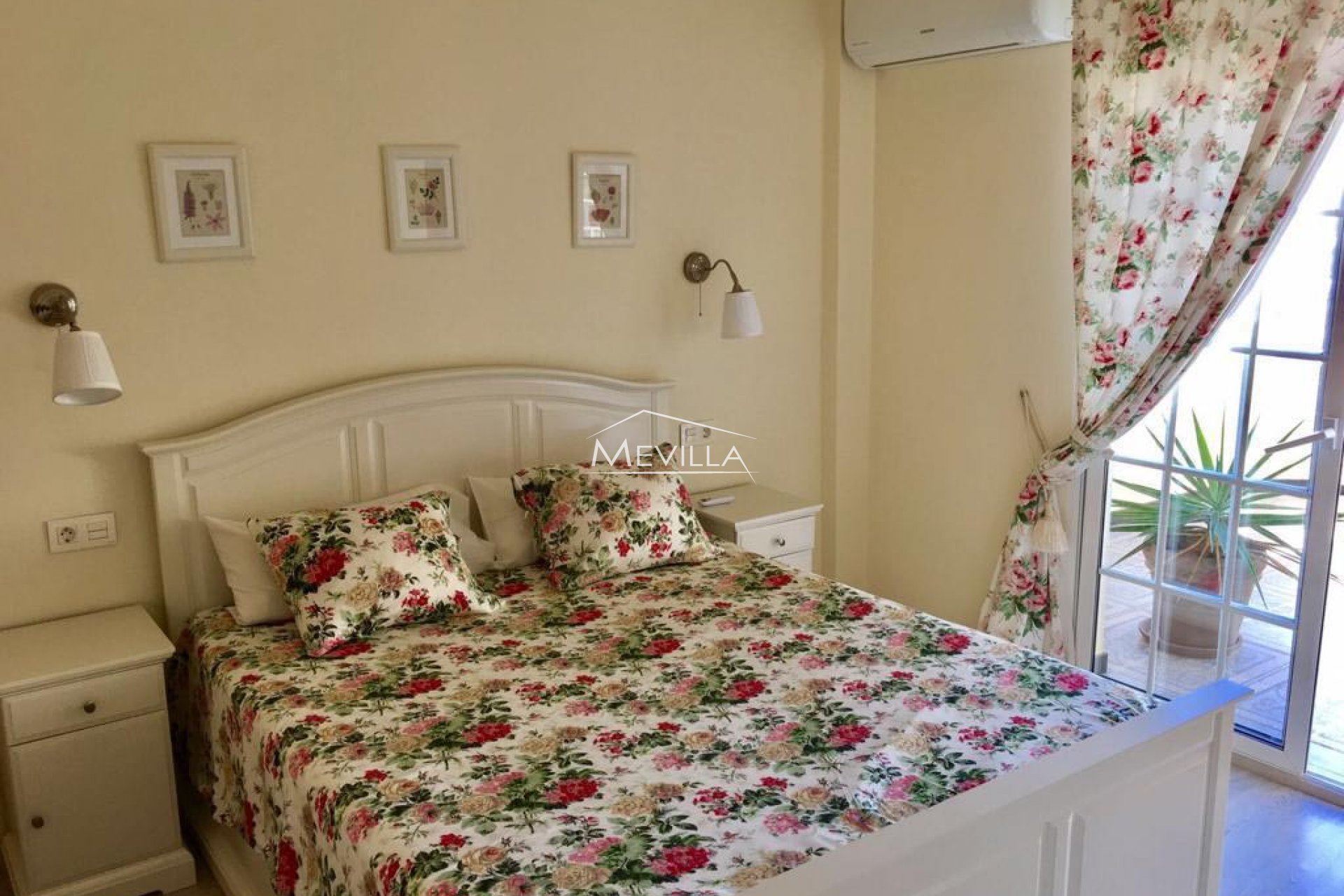 Reventes - Villa - Orihuela Costa - La Zenia