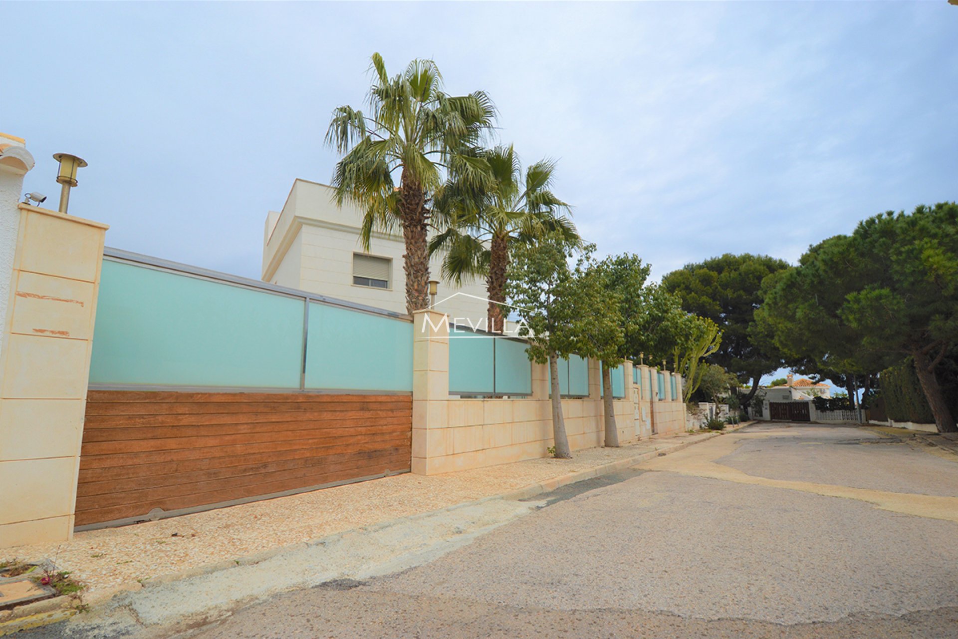 Reventes - Villa - Orihuela Costa - La Zenia
