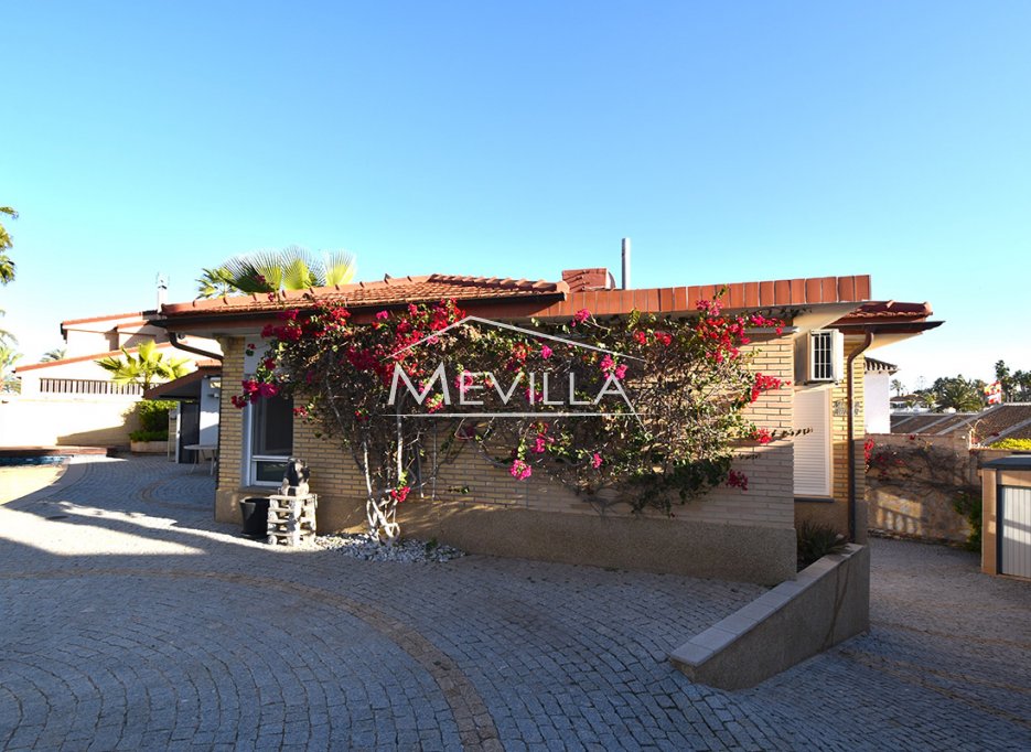 Reventes - Villa - Orihuela Costa - La Zenia