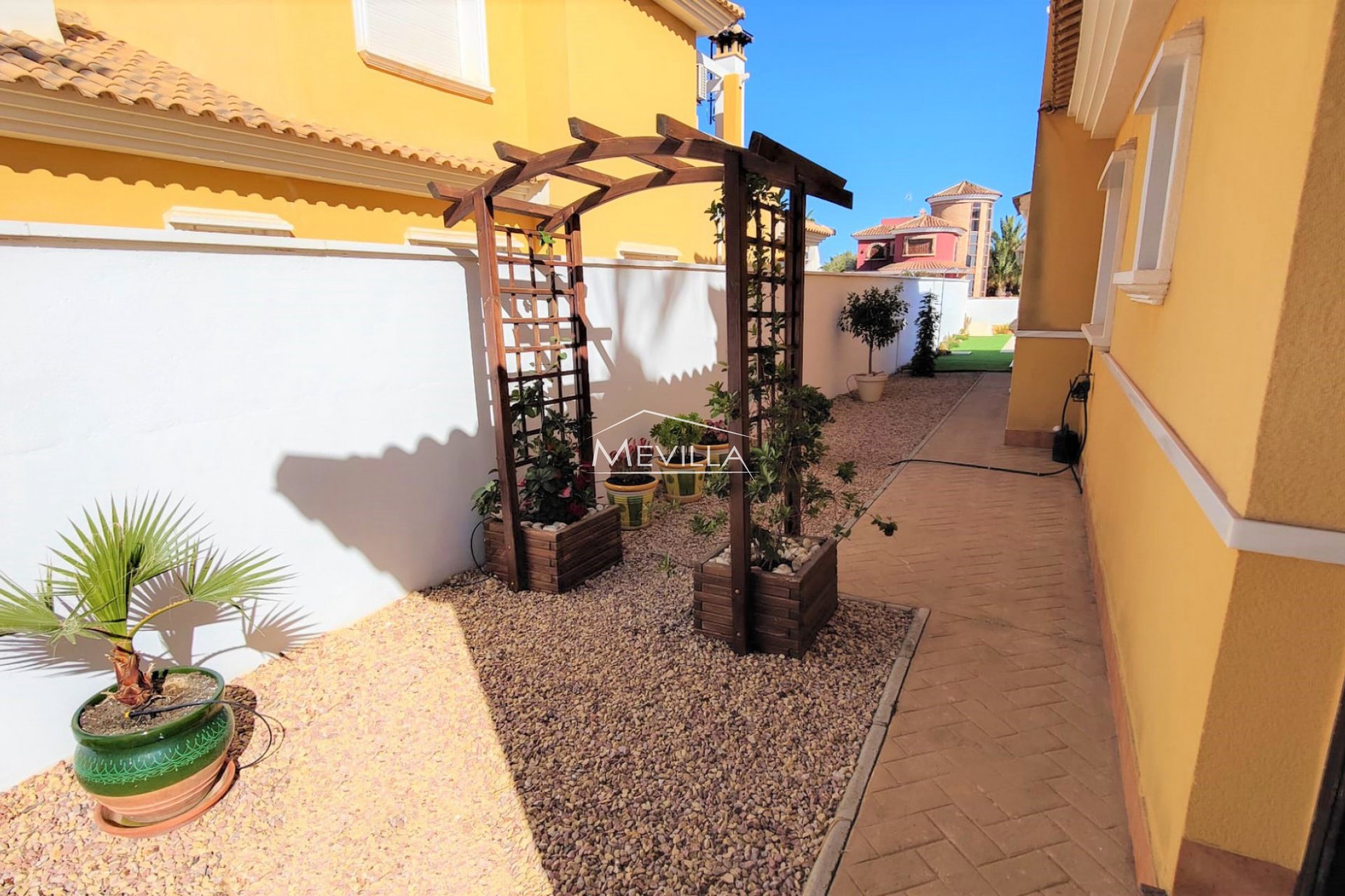 Reventes - Villa - Orihuela Costa - La Zenia