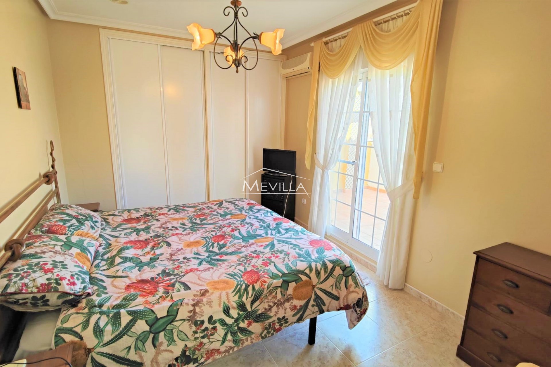 Reventes - Villa - Orihuela Costa - La Zenia