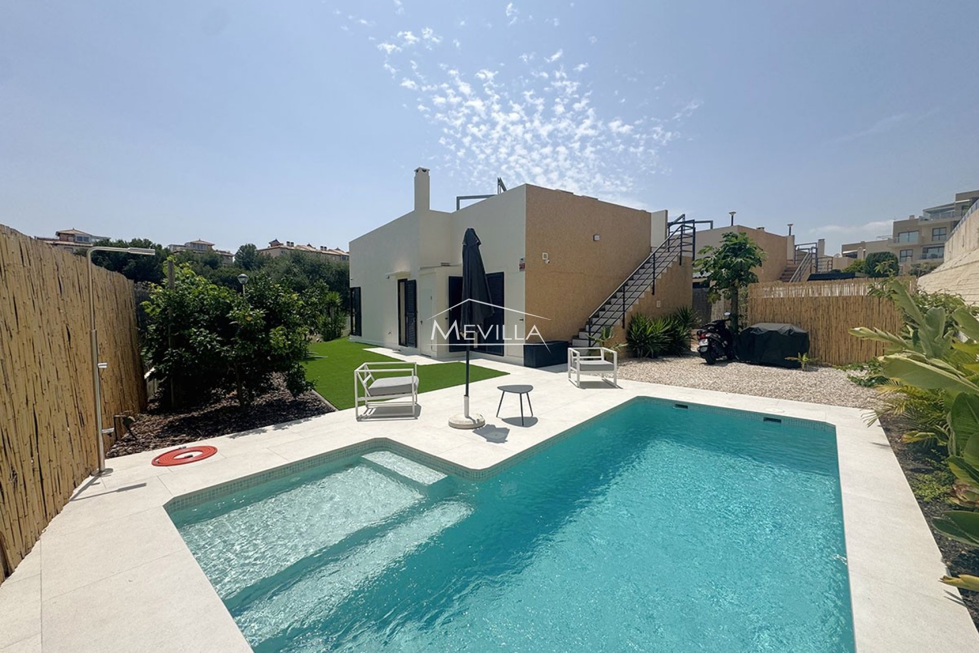 Reventes - Villa - Orihuela Costa - La Zenia