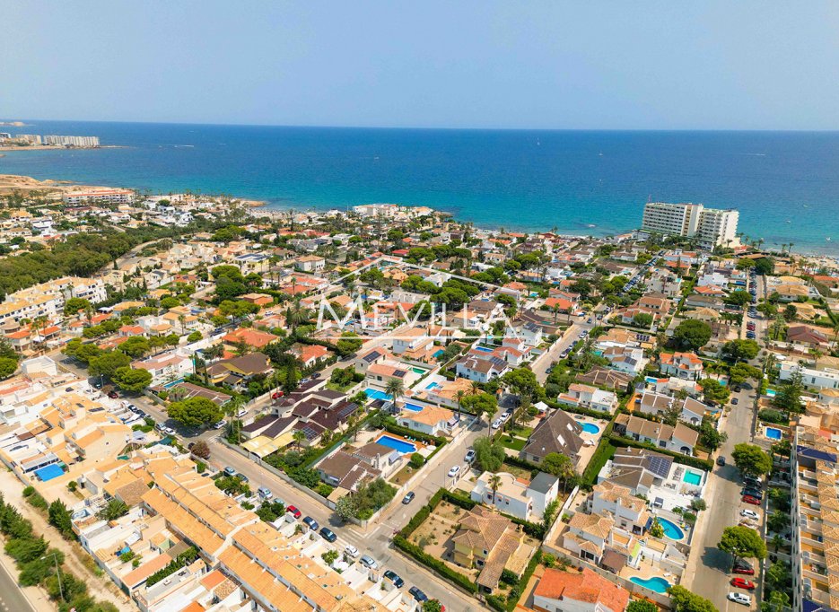 Reventes - Villa - Orihuela Costa - La Zenia