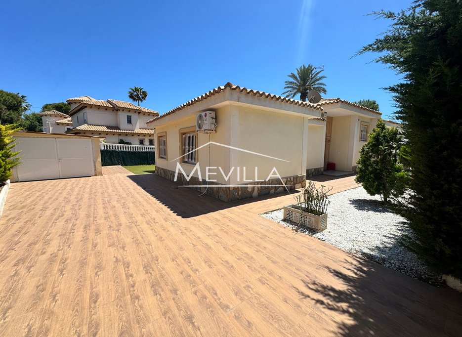 Reventes - Villa - Orihuela Costa - La Zenia