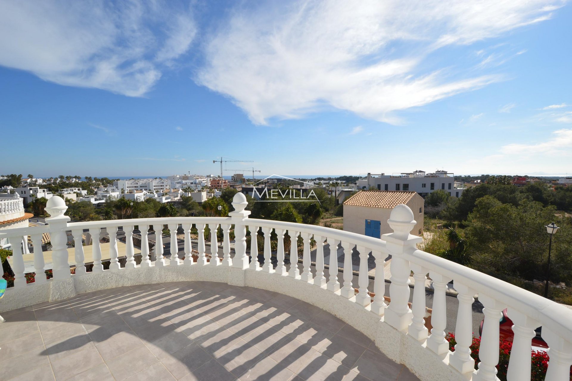 Reventes - Villa - Orihuela Costa - Villamartin