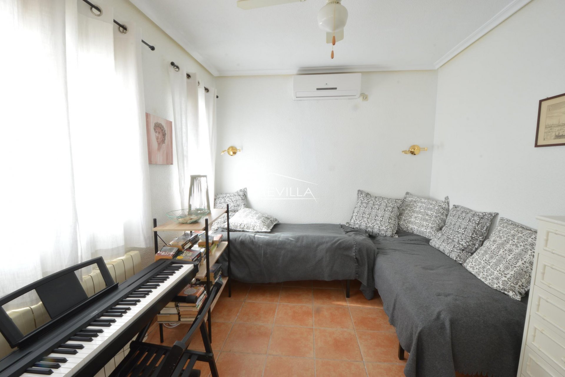 Reventes - Villa - Orihuela Costa - Villamartin