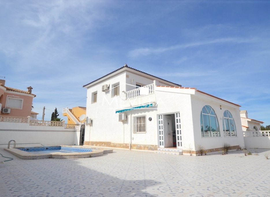 Reventes - Villa - Orihuela Costa - Villamartin