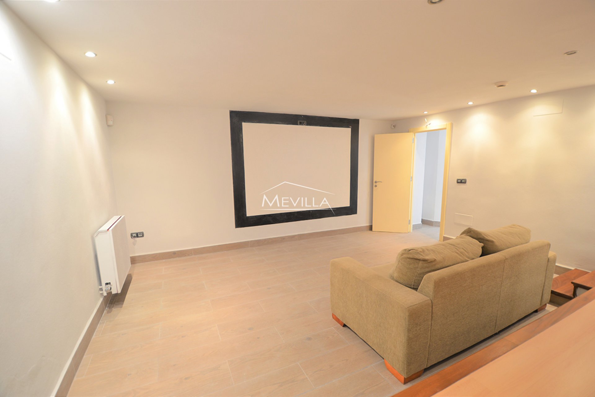 Reventes - Villa - Orihuela Costa - Villamartin