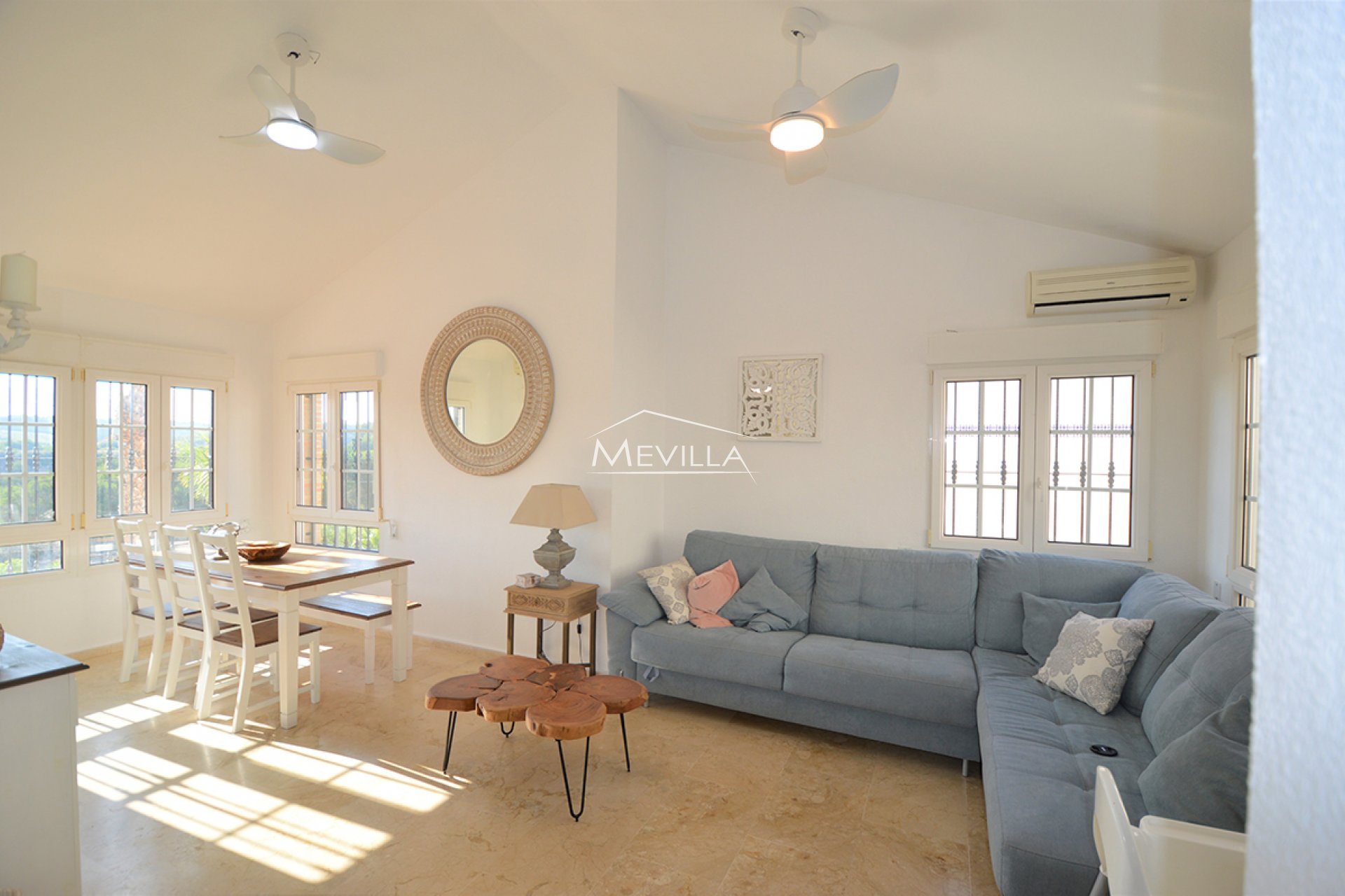 Reventes - Villa - Orihuela Costa - Villamartin