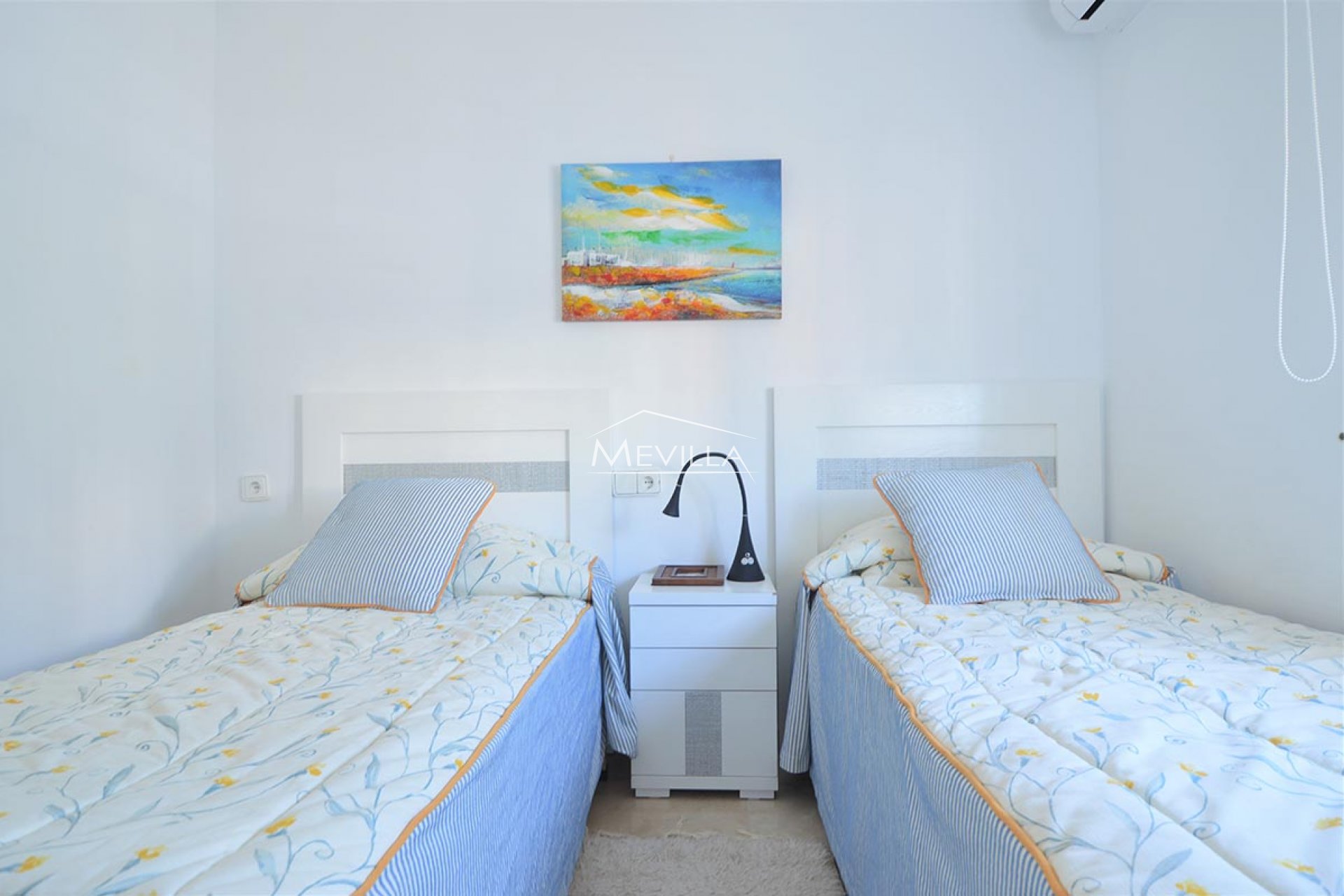 Reventes - Villa - Orihuela Costa - Villamartin