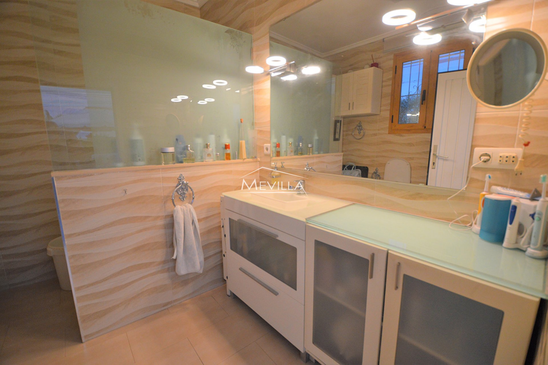 Reventes - Villa - Orihuela Costa - Villamartin