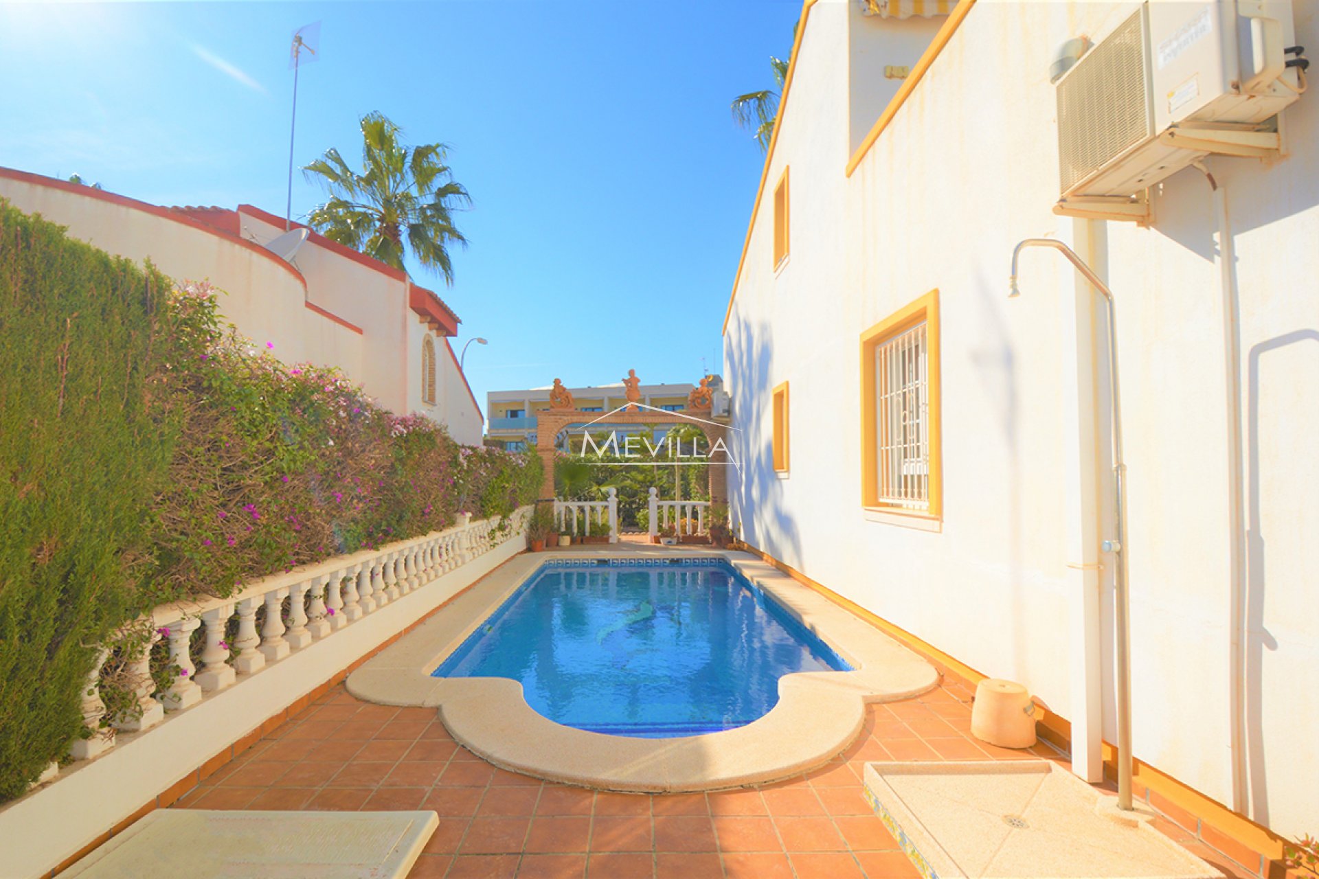 Reventes - Villa - Orihuela Costa - Villamartin