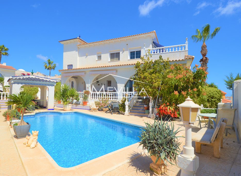 Reventes - Villa - Orihuela Costa - Villamartin