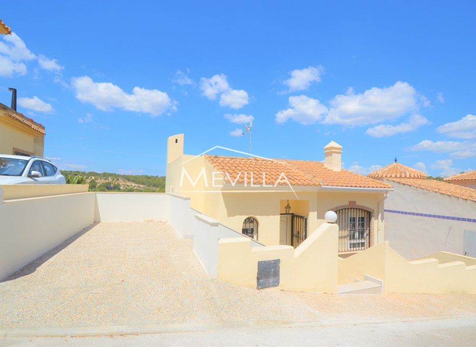 Reventes - Villa - Orihuela Costa - Villamartin