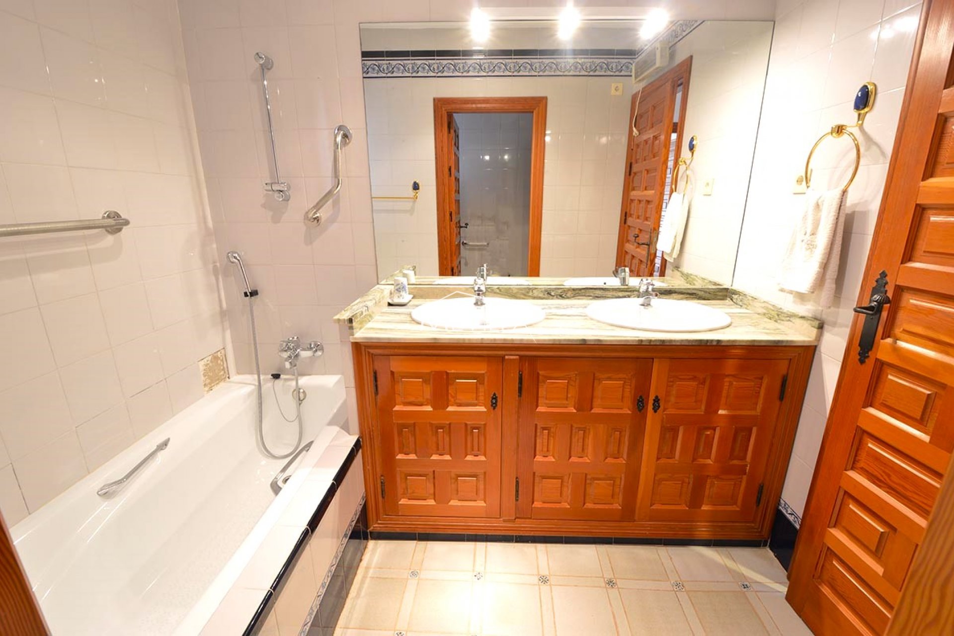 Reventes - Villa - Orihuela Costa - Villamartin