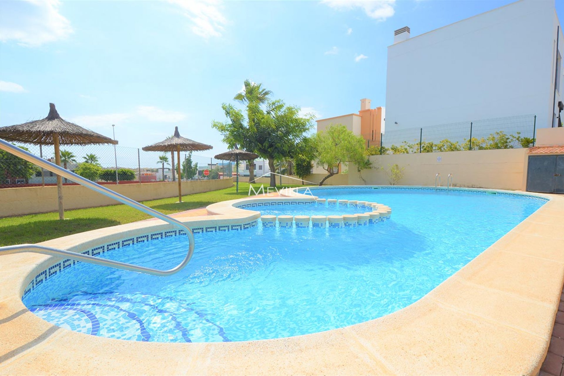 Reventes - Villa - Orihuela Costa - Villamartin