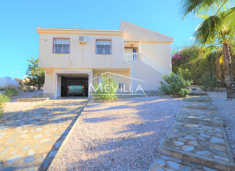Reventes - Villa - Orihuela Costa - Villamartin